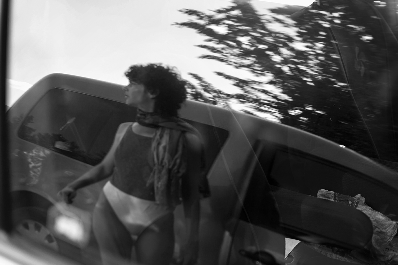 Photographie V De Vinster Summer 2020 Marine Gaudin Pays Basque Reflet Portrait